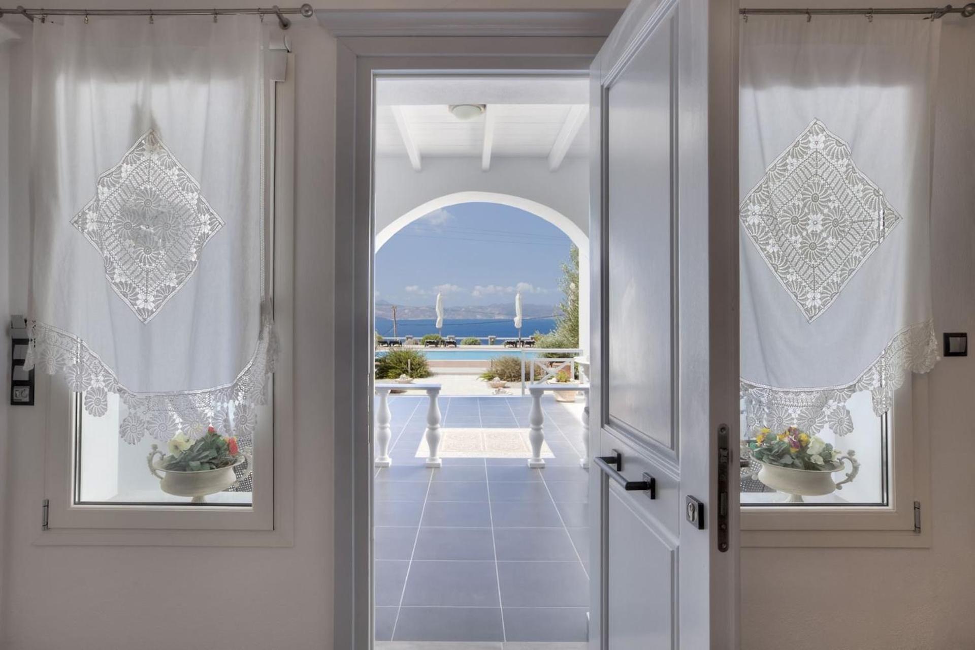 Miland Suites Adamantas  Exteriör bild